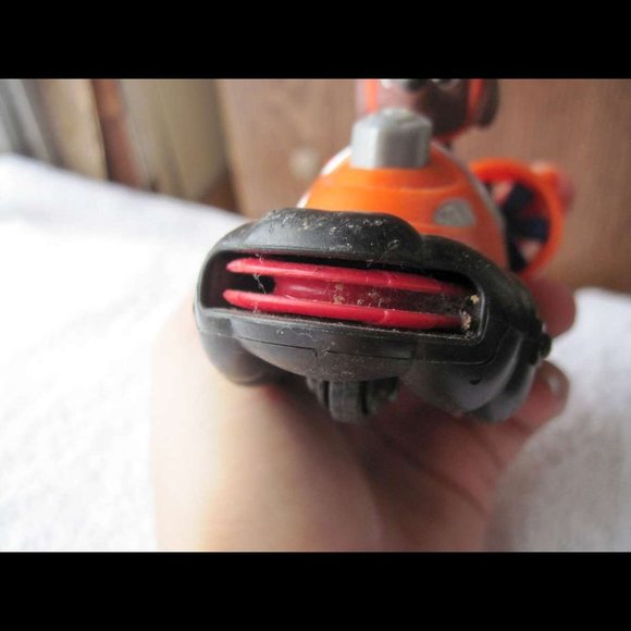 Paw Patrol Rescue Racer Zuma Hovercraft Plastic Toy Car Race Wheels Don't Work - Picture 4 of 8